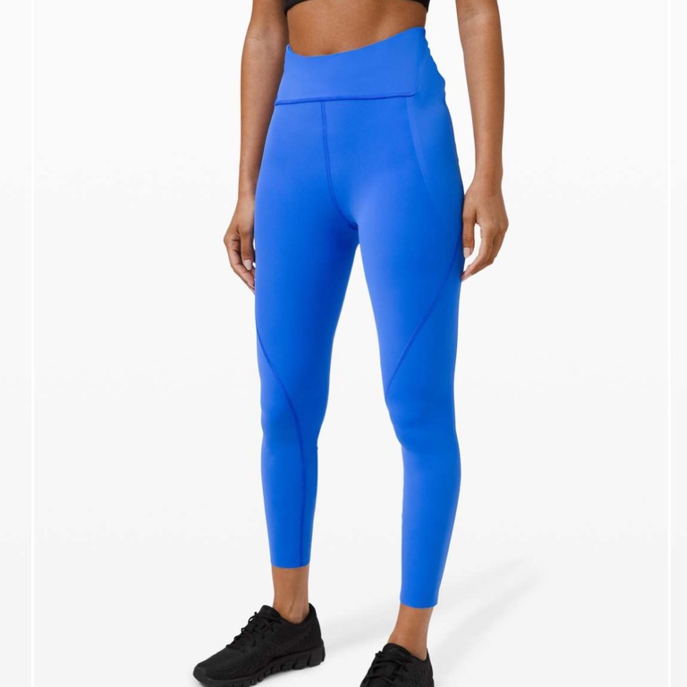 Lululemon Free to Speed High-Rise Tight 25"
Wild Bluebell size 6 EUC